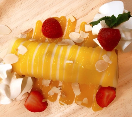 mango crepe